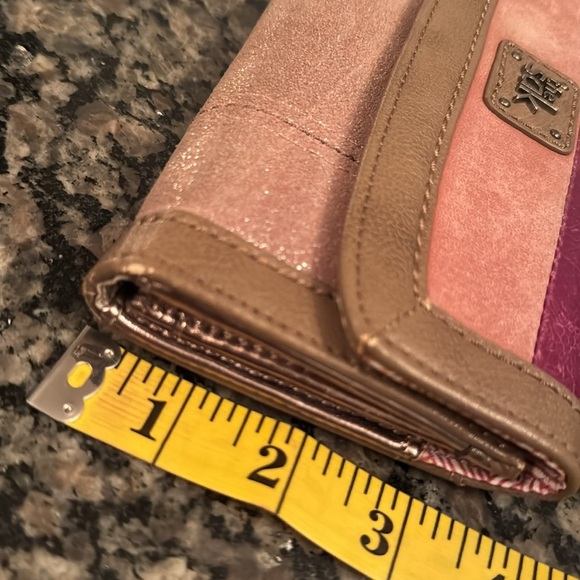 The Sak trifold glitter leather wallet EUC - Picture 14 of 14